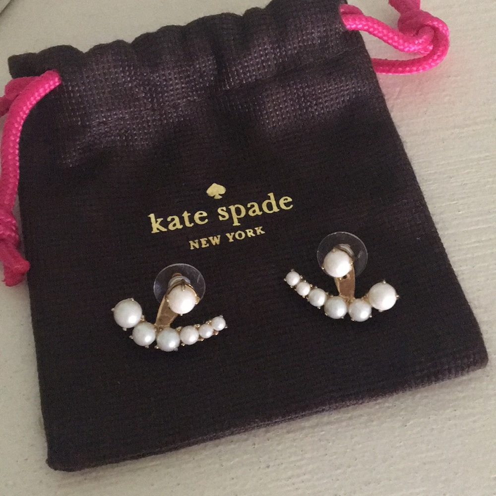 🚚💨 MOVING SALE!!  Pearl Studs